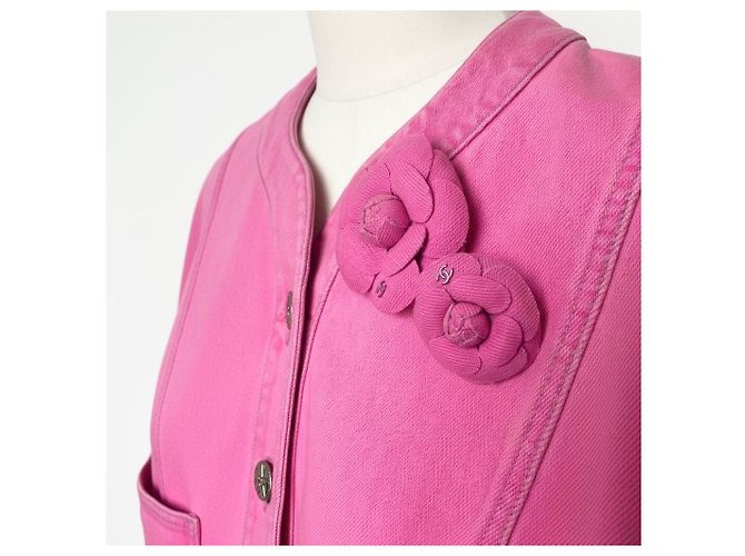 Chaqueta de camelia de denim neón rosa Chanel 21S icónica FR 36 Hardware de plata - vista 4