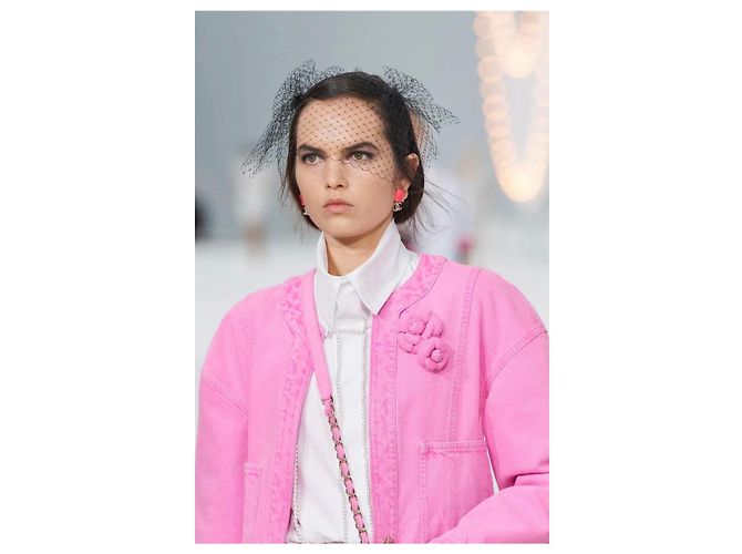 Chaqueta de camelia de denim neón rosa Chanel 21S icónica FR 36 Hardware de plata - vista 7