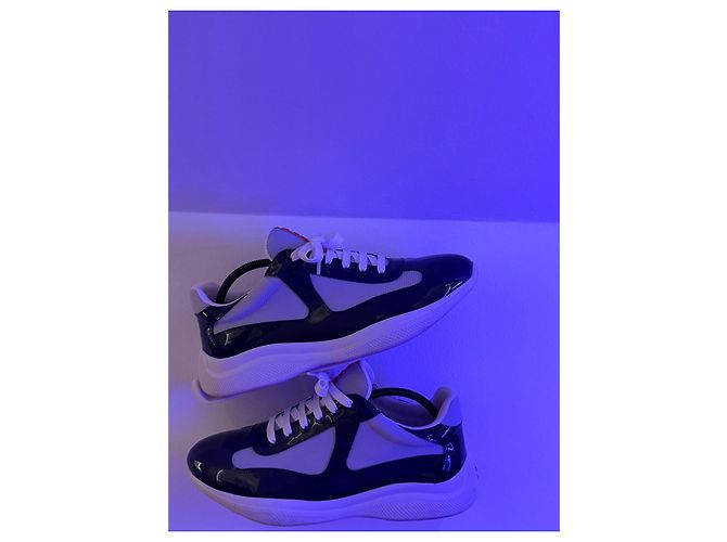 Sneakers Prada in pelle e nylon bianco e blu scuro - vista 2