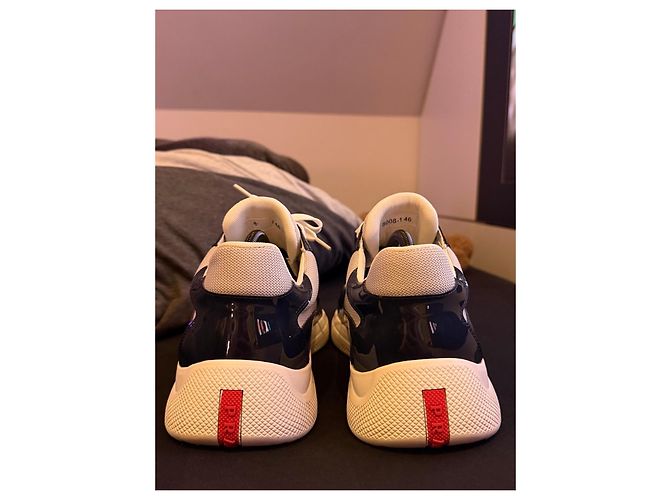 Sneakers Prada in pelle e nylon bianco e blu scuro - vista 4