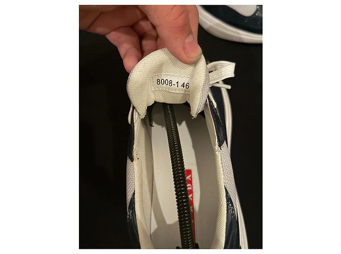Sneakers Prada in pelle e nylon bianco e blu scuro - vista 5