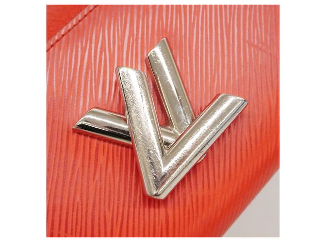 Cartera Larga Twist de Cuero Epi Louis Vuitton Roja - vista 9