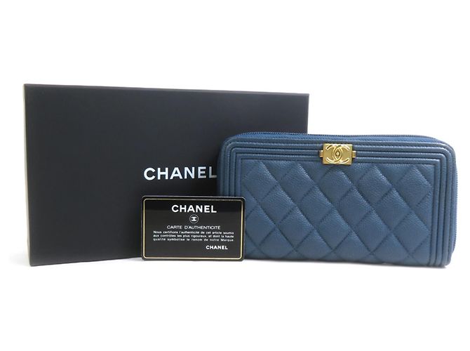 Portafoglio lungo con zip rotonda Chanel Boy Blu navy - vista 10