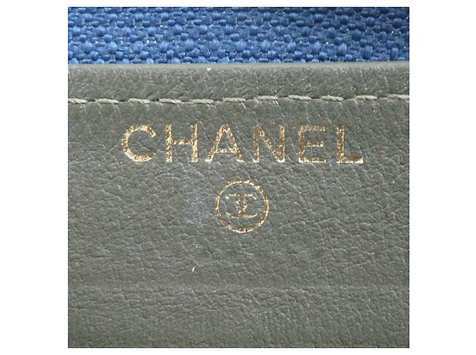 Portafoglio lungo con zip rotonda Chanel Boy Blu navy - vista 7