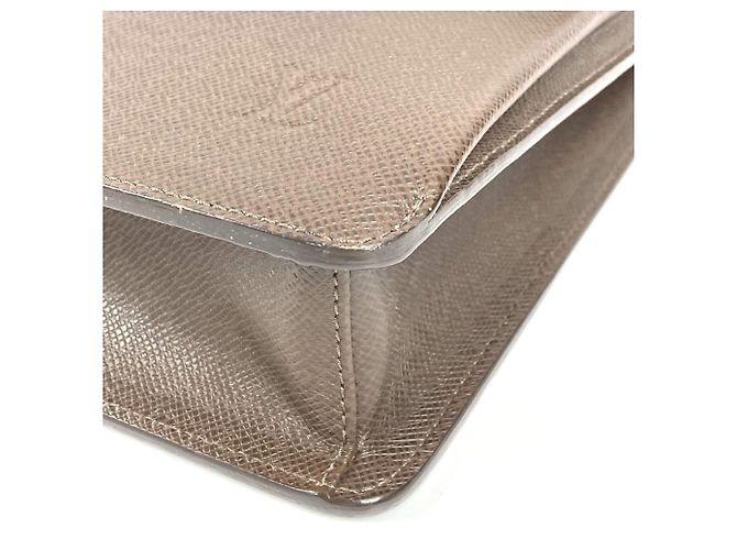 Borsa Louis Vuitton Taiga Laguito Marrone - vista 6