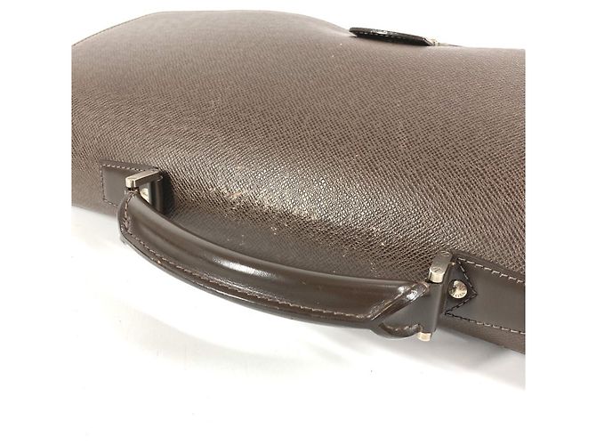 Borsa Louis Vuitton Taiga Laguito Marrone - vista 8