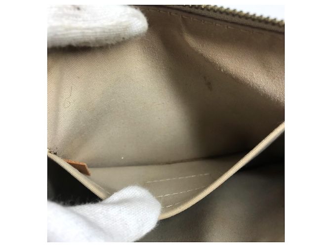 Borsa a mano Pochette Plat Miroir Monogram Louis Vuitton D'oro - vista 15