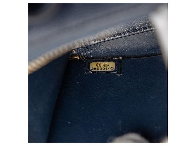 Chanel Blu Piccolo Astuccio Vanity Caviar CC Filigrana Blu navy - vista 6