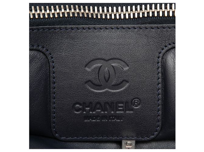 Chanel Rote große gesteppte Nylon umkehrbare Coco Cocoon Tasche - Ansicht 5