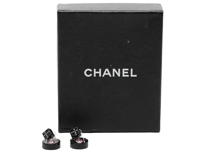 Orecchini in resina nera Chanel con dadi CC e pendenti a forma di cuore in cristallo Nero - vista 4
