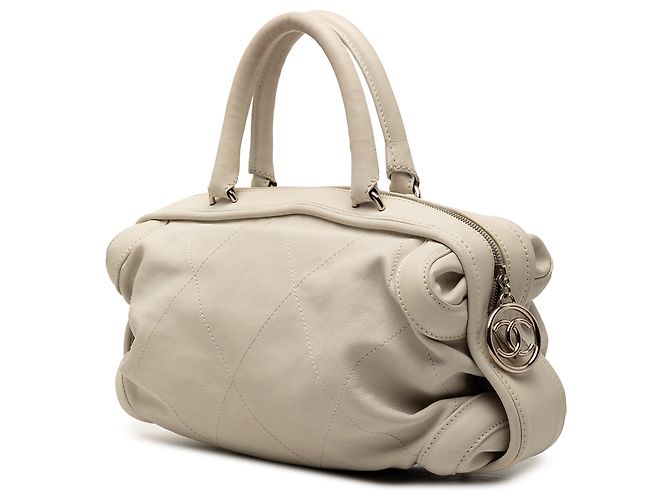 Borsa da bowling Chanel in pelle di vitello bianca con logo CC e cucitura selvaggia Bianco Crudo - vista 2