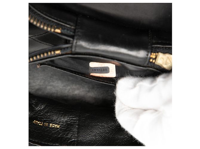 Vanity Chanel Schwarze gesteppte Lammleder Kosmetiktasche mit Kette und Quaste - vista 6