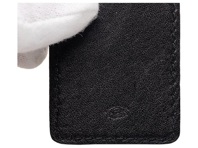 Charm per borsa in pelle e oro nero Chanel - vista 3