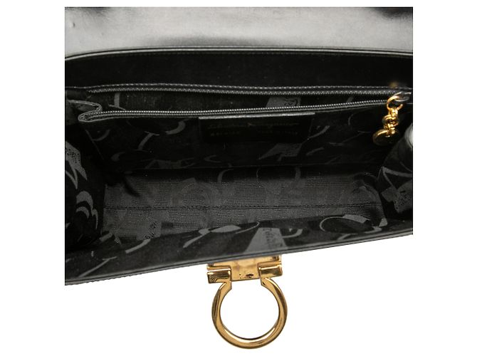 Gancini Salvatore Ferragamo Borsa a tracolla Vara in pelle nera con stampa coccodrillo Ferragamo Nero - vista 4