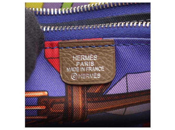 Billetera redonda compacta de seda Azap de Hermès Castaño Gris pardo - vista 4