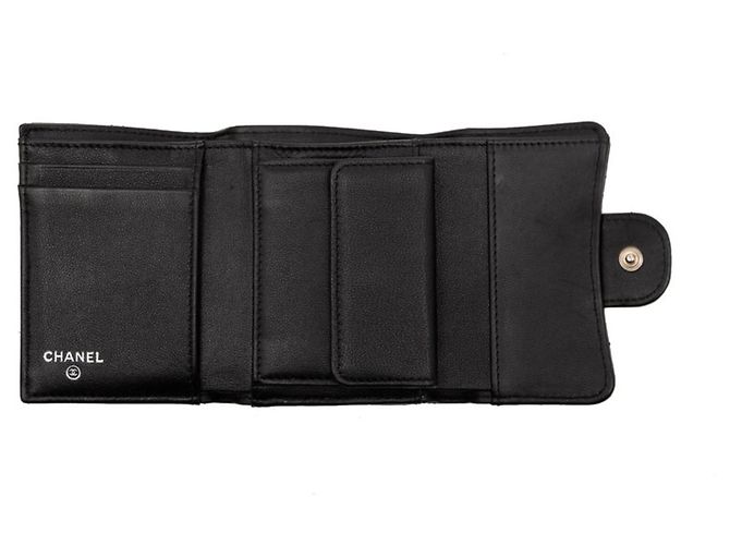 Chanel Matelassé schwarzes Lammleder Tri-Fold Geldbörse - Ansicht 4