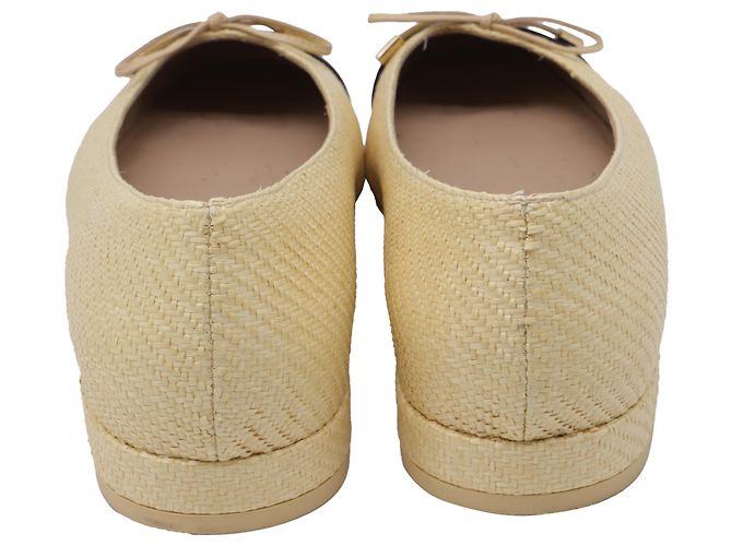 Bailarinas Sleek Bow en Raffia Crema de Stuart Weitzman Blanco Crudo - vista 5