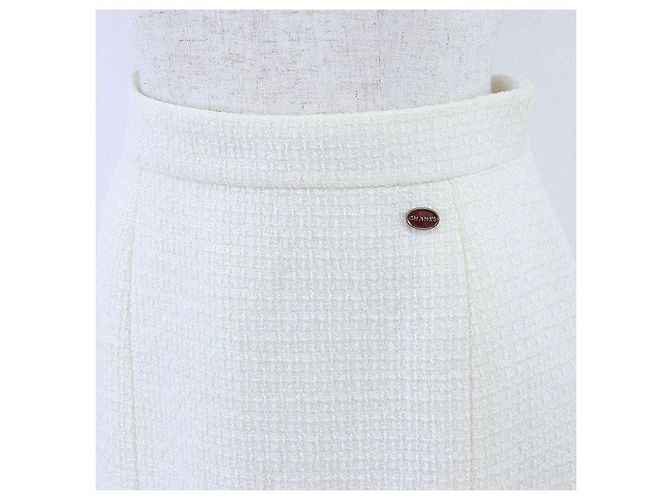 Timeless Falda de lana y seda de tweed Chanel P38607 Beige Crudo - vista 3
