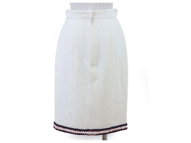 Timeless Falda de lana y seda de tweed Chanel P38607 Beige Crudo - vista 6