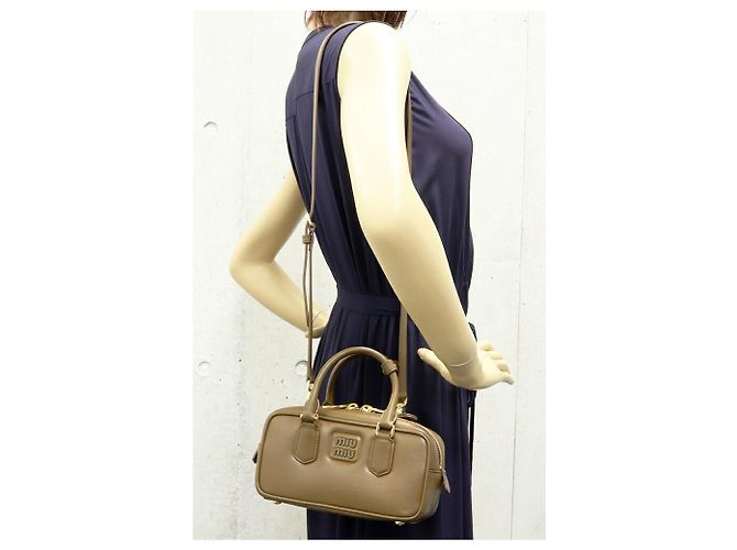 Borsa in pelle Arcadie 2 in 1 Miu Miu Verde Cachi - vista 2