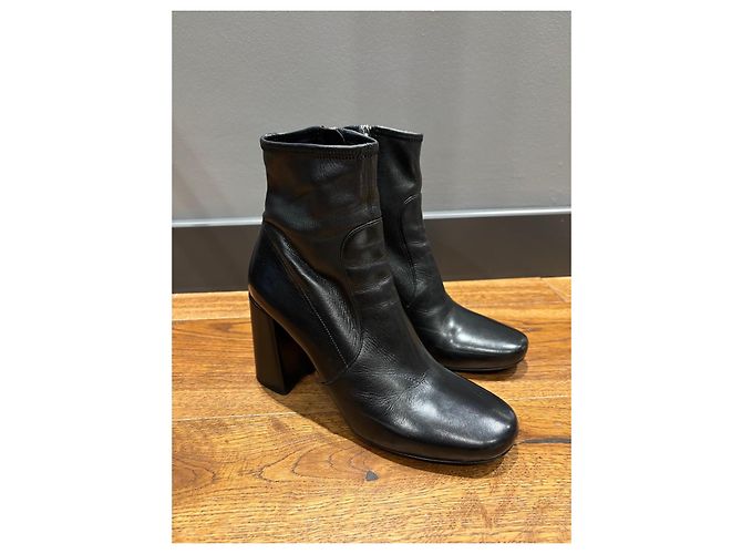 Botines de cuero negro con tacón bloque Prada - vista 2