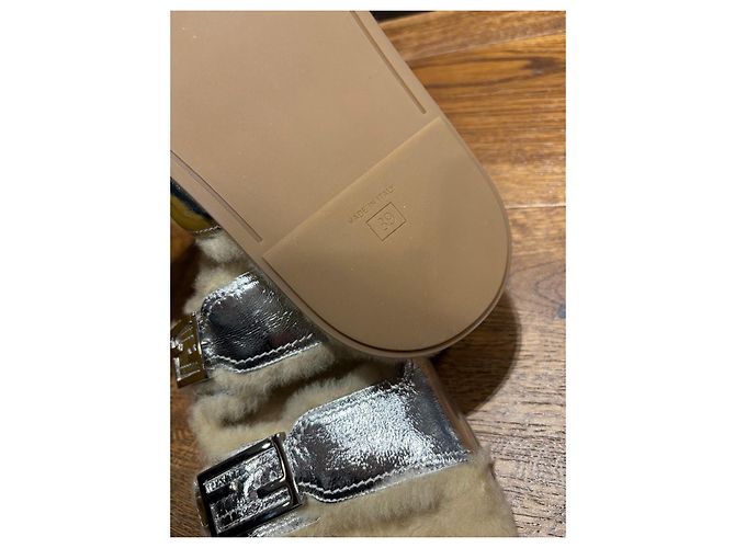 Sandali Fendi in shearling argento beige - vista 4