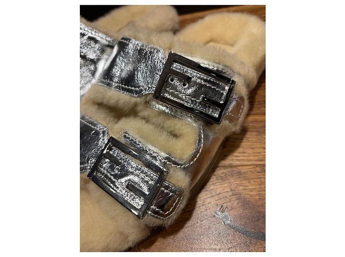 Sandali Fendi in shearling argento beige - vista 8