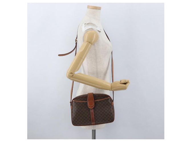 Céline Borsa a Spalla in Tela Macadam CELINE in Pelle PVC Marrone Oro Auth ep13731 D'oro - vista 24