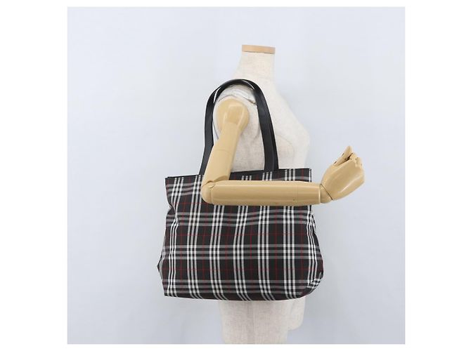 Burberry Borsa Tote Nova Check in nylon nero e argento Auth 174568 - vista 21