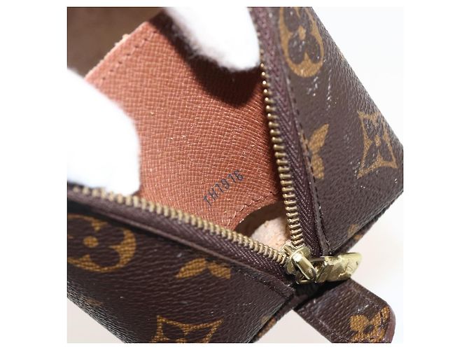 LOUIS VUITTON Trousse Demi Ronde Monogram Pouch Cosmétique M47520 LV Auth ka3231 Monogramme - vue 12