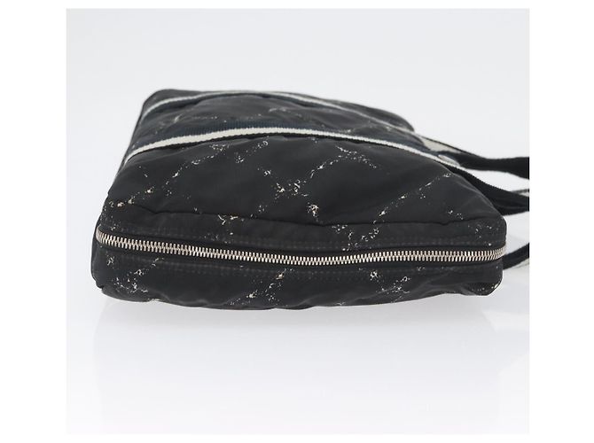 CHANEL Nuova Borsa da Viaggio in Nylon Nera CC Auth BA11357 Nero - vista 4