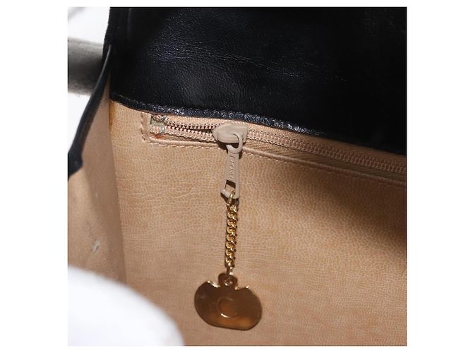 Borsa a spalla CÉLINE Carrozza in pelle nera e oro Auth BSZ366 Nero D'oro - vista 23