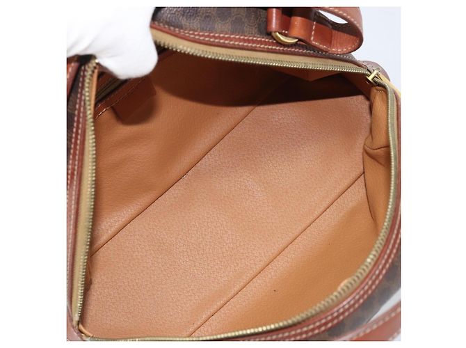 Céline CELINE Macadam Canvas Handtasche aus PVC-Leder in Braun und Gold Auth 174499 Golden - Ansicht 17