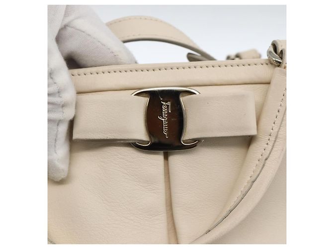 Borsa a mano in pelle Salvatore Ferragamo 2 in 1 Bianco Argento Auth ka3096A - vista 16