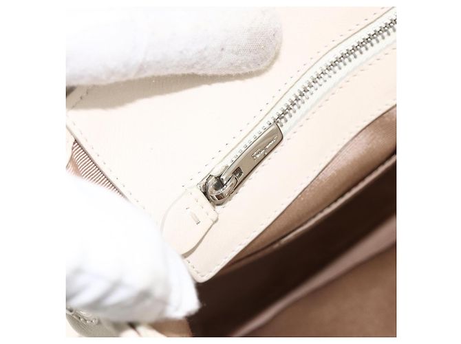 Borsa a mano in pelle Salvatore Ferragamo 2 in 1 Bianco Argento Auth ka3096A - vista 23