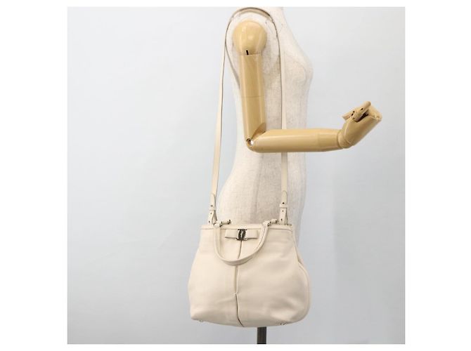 Borsa a mano in pelle Salvatore Ferragamo 2 in 1 Bianco Argento Auth ka3096A - vista 26
