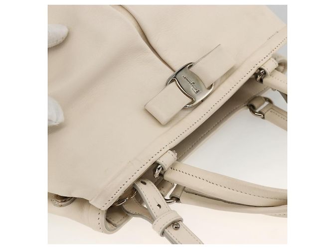 Borsa a mano in pelle Salvatore Ferragamo 2 in 1 Bianco Argento Auth ka3096A - vista 6