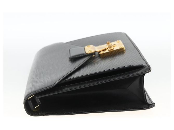 LOUIS VUITTON Epi Serie Dragonne Clutch Bag Nero M52612 LV Auth ep13784 - vista 3