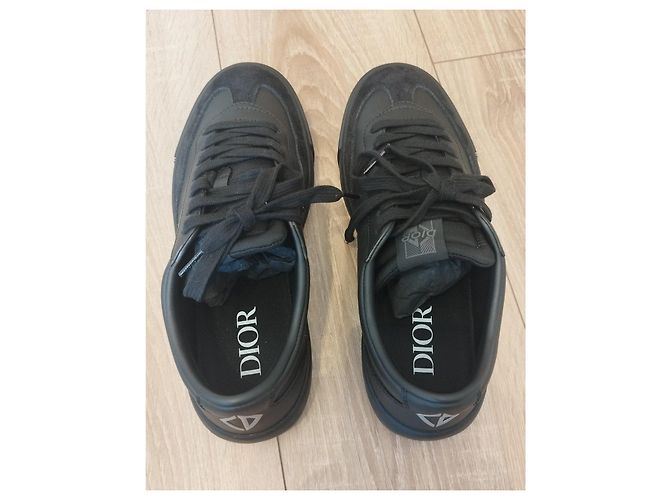 Sneakers Dior B101 in Pelle di Vitello Liscia e Camoscio Nero - vista 2
