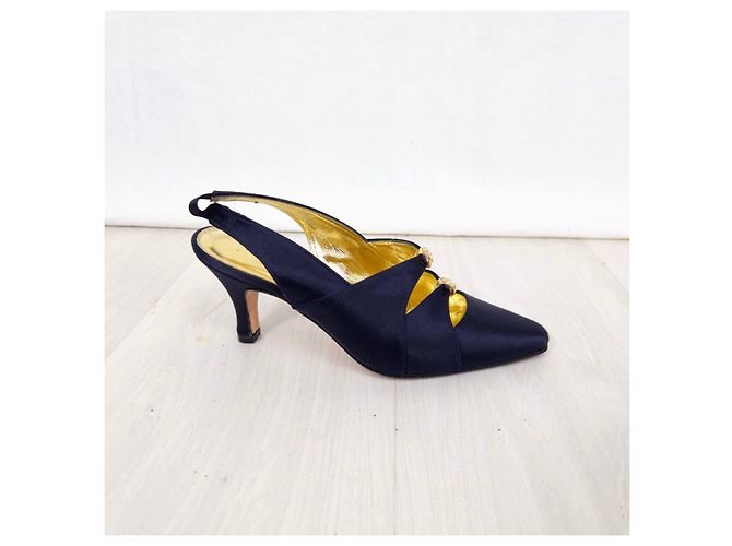 Escada dunkelblaue Satin-Schuhe aus den 80ern - Ansicht 5