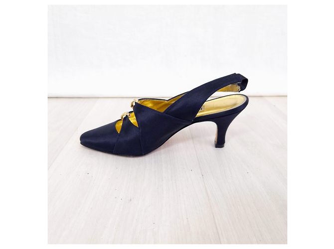 Escada dunkelblaue Satin-Schuhe aus den 80ern - Ansicht 6