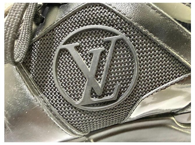 Louis Vuitton Sneaker Run Away Nera 38 Nero - vista 2