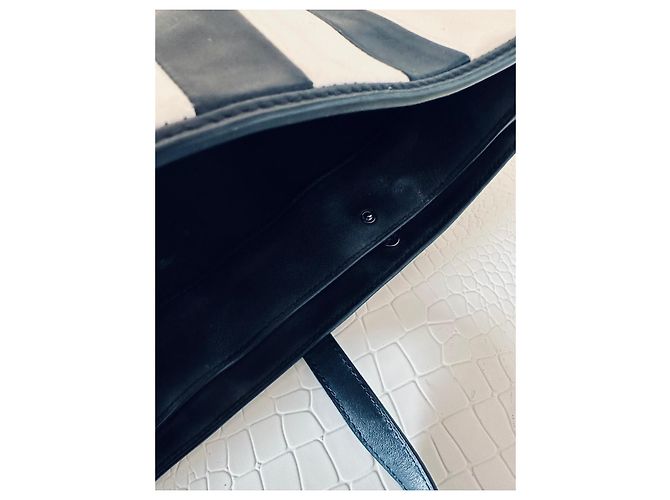 Autre Marque Lacoste Sfilata Borsa Tote in Pelle Nera e Bianca Nero Bianco - vista 10