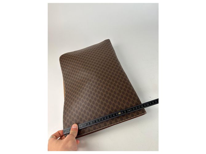 Céline Clutch in pelle monogramma Triomphe vintage di Celine Paris marrone - vista 10