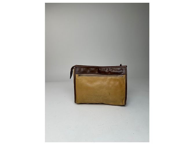 Clutch Anagram in pelle scamosciata cammello Loewe vintage Marrone - vista 12