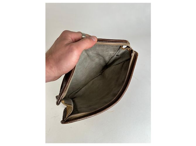 Clutch Anagram in pelle scamosciata cammello Loewe vintage Marrone - vista 3