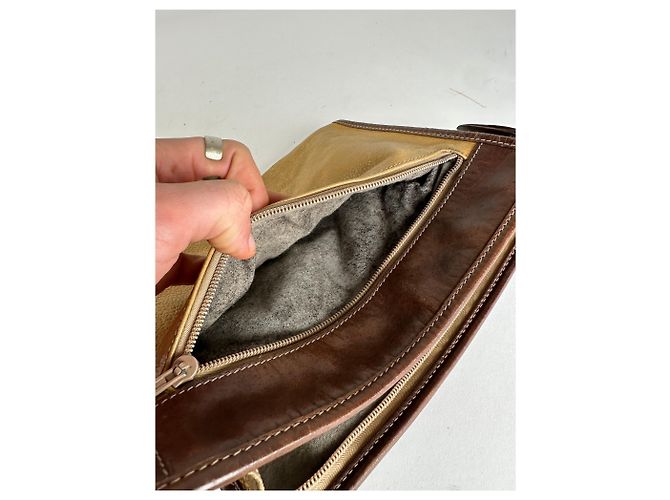 Clutch Anagram in pelle scamosciata cammello Loewe vintage Marrone - vista 4