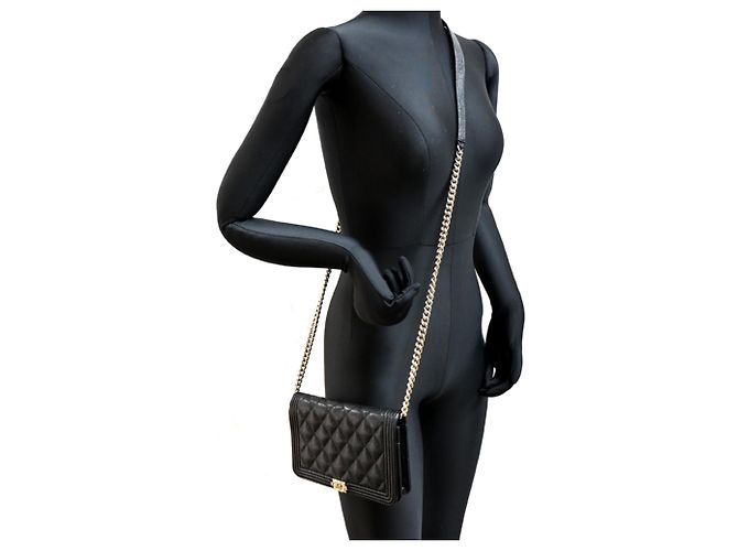 Cartera Boy Chain de Chanel en Cuero de Ternera Texturizado Negro - vista 9