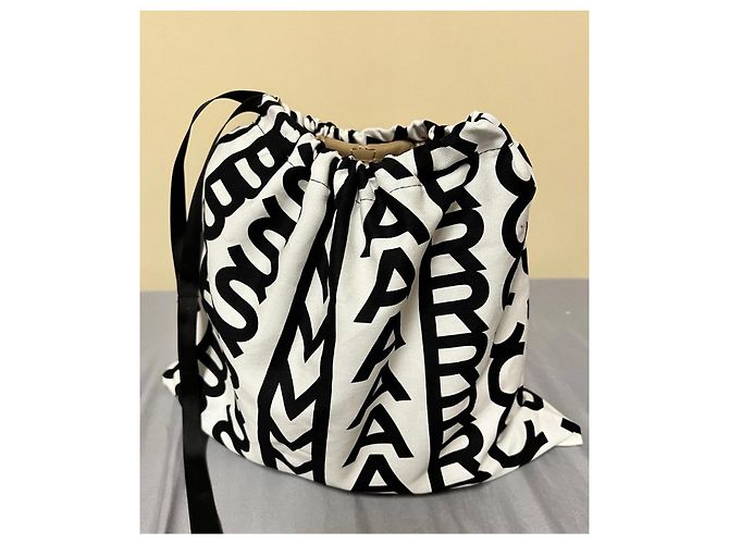 Borsa Mini Bucket J Marc in Pelle Beige di Marc Jacobs - vista 6