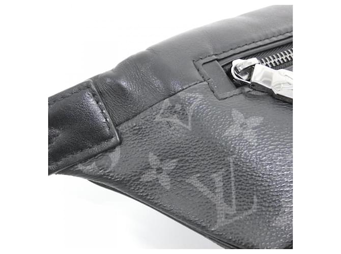 Borsa a Spalla Discovery Bumbag Monogram Eclipse di Louis Vuitton Nero - vista 6